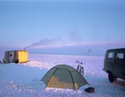 Unser Zeltplatz auf dem zugefrorenen Baikal